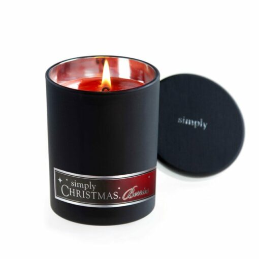 Delightful christmas scented soy candle with bamboo lid and lead-free cotton wick