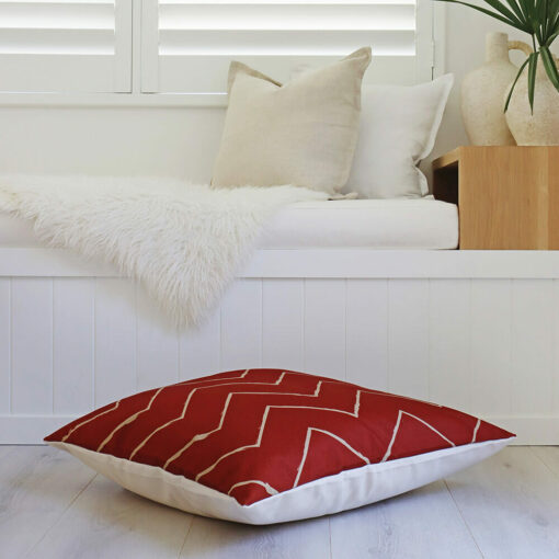 Floor cushion cover with zigzag print in red and white colour