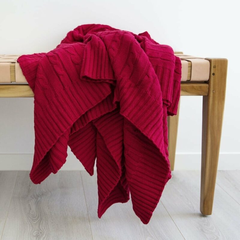 Red-throw-blanket-lifestyle
