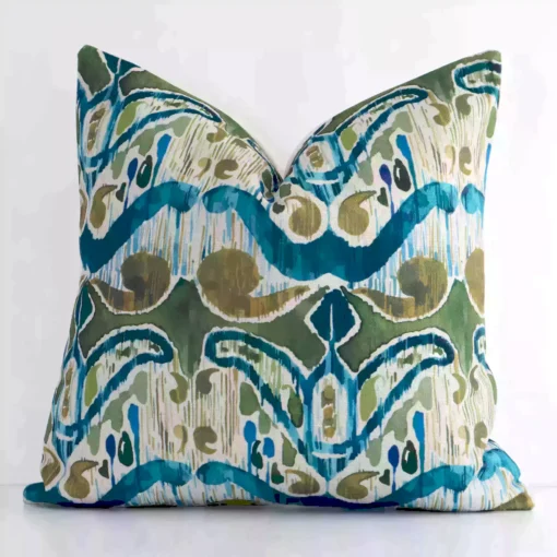 An eye-catching linen large cushion cover featuring a colourful hue. It has a unique patterned style.